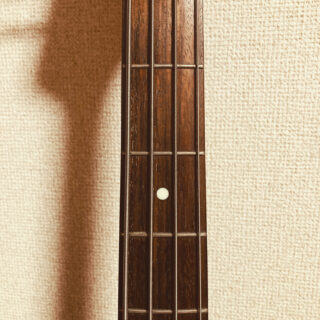 エレキベース ホワイト ローズウッド指板 解説】ローズウッド指板の特徴 | ウォームなサウンドの超定番な木材